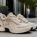 découvrez les baskets chanel, fusion idéale entre élégance de luxe et confort adapté à la vie urbaine moderne.