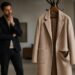 découvrez si découdre les poches de votre manteau améliore réellement le style ou le confort, avec des conseils pratiques pour bien le faire.