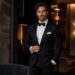 découvrez comment maîtriser l'art du smoking homme avec nos astuces pour un look chic et élégant, sans jamais commettre de faute de goût.