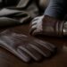 découvrez comment choisir des gants homme en cuir alliant élégance et confort pour affronter l'hiver avec style et bien-être.